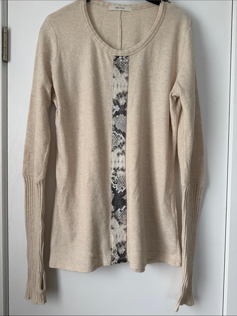 AMS pure cashmere wool blend Beige Long Sleeve Sweater  Snake  Trim size 10